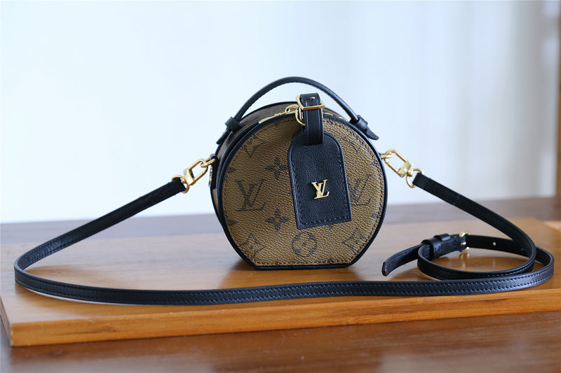 Fan Fashion Lu-Vi bags - 8326