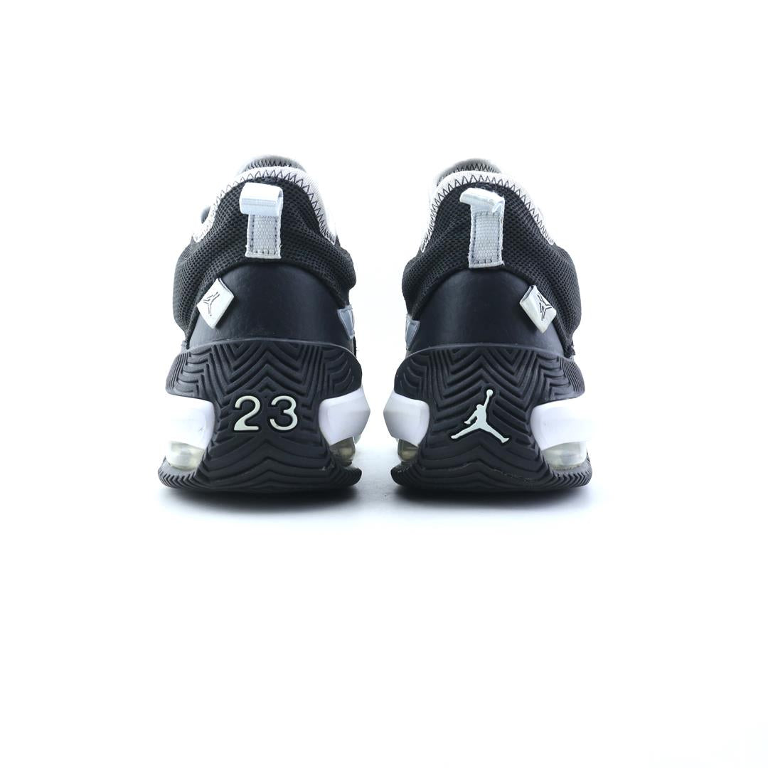 JORDAN AIR  STAY LOYAL 2