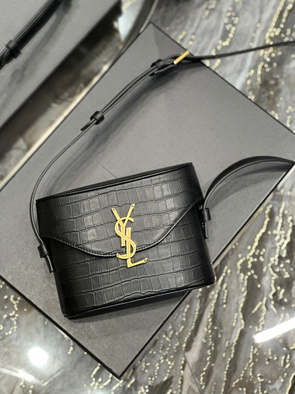 Amelia - YSL Bag - 1959