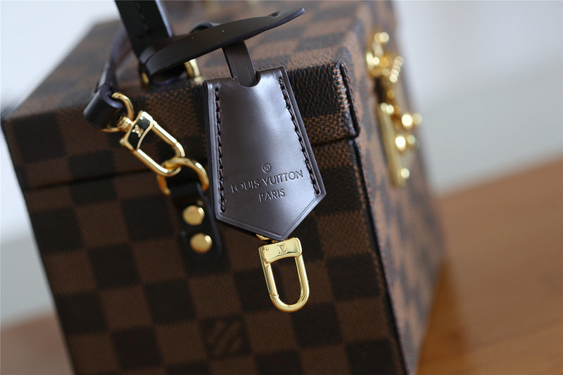 Fan Fashion Lu-Vi bags - 9344