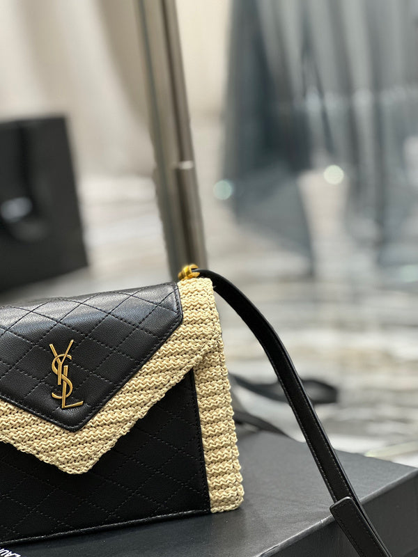 Amelia - YSL Bag - 3933