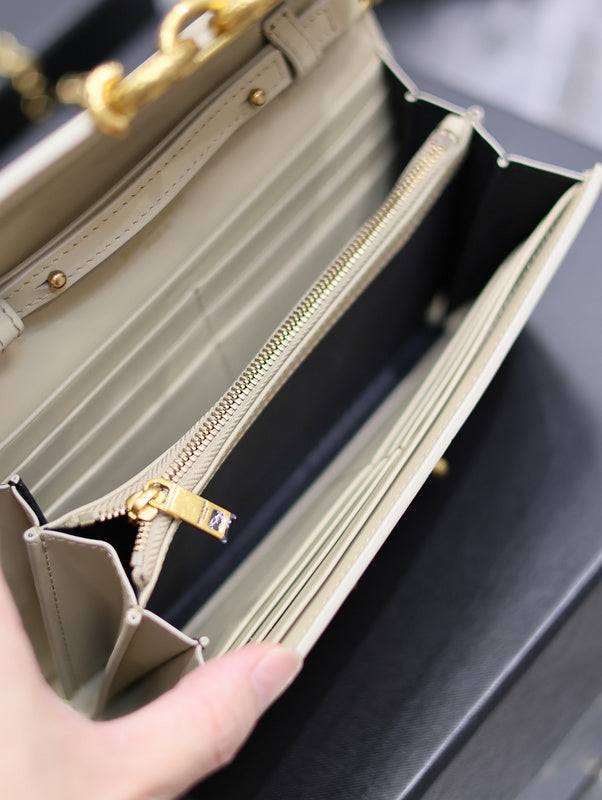 Amelia - YSL Bag - 2507
