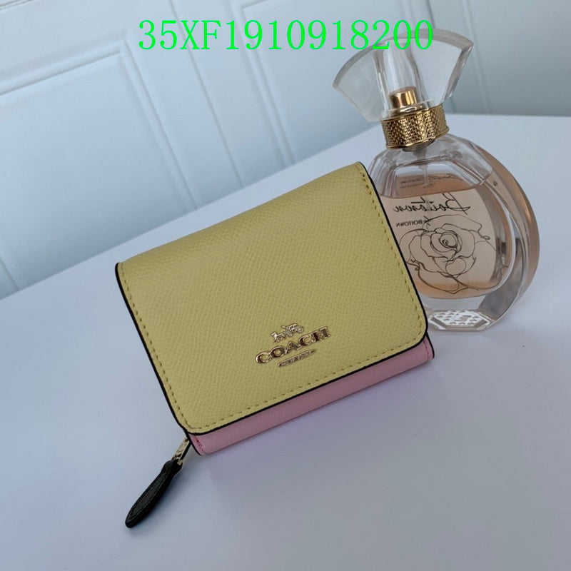 Amelia - CAH Wallet - 070