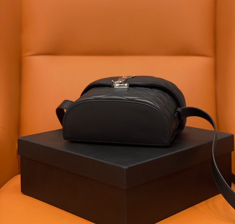 Amelia - YSL Bag - 2057