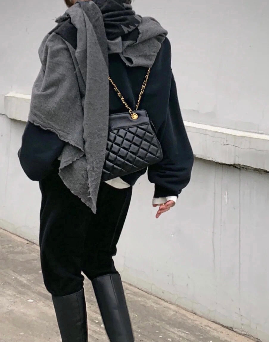 Chanel Matelasse Chain Shoulder Women's Leather Shoulder Bag Black