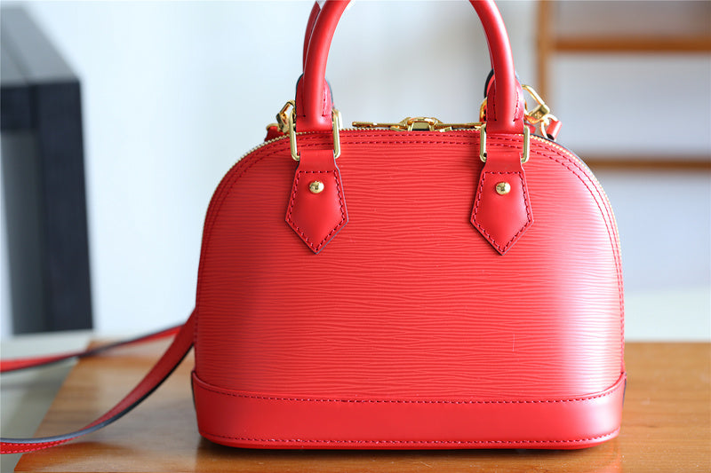 Fan Fashion Lu-Vi bags - 8258