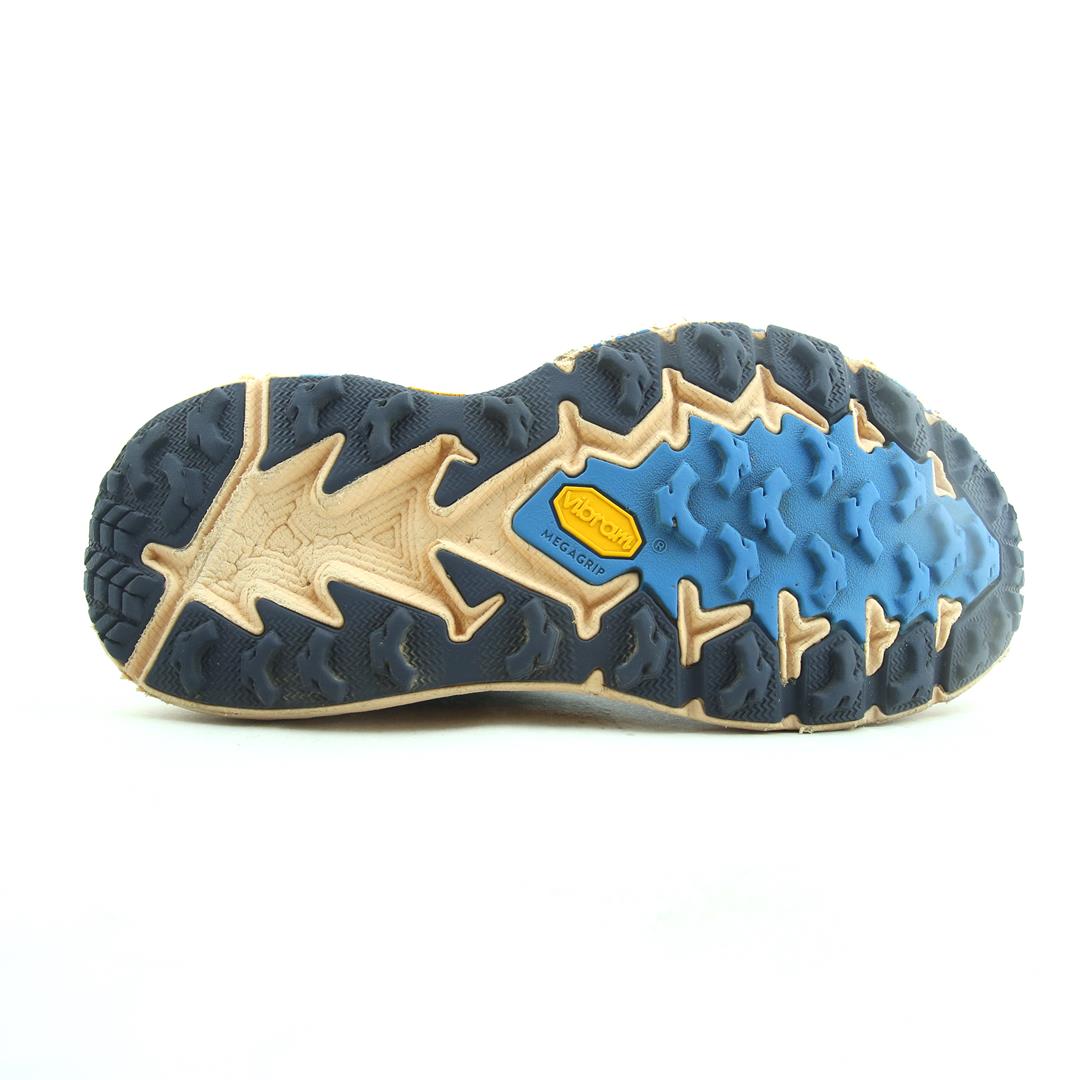 HOKA ONE ONE SPEEDGOAT 4