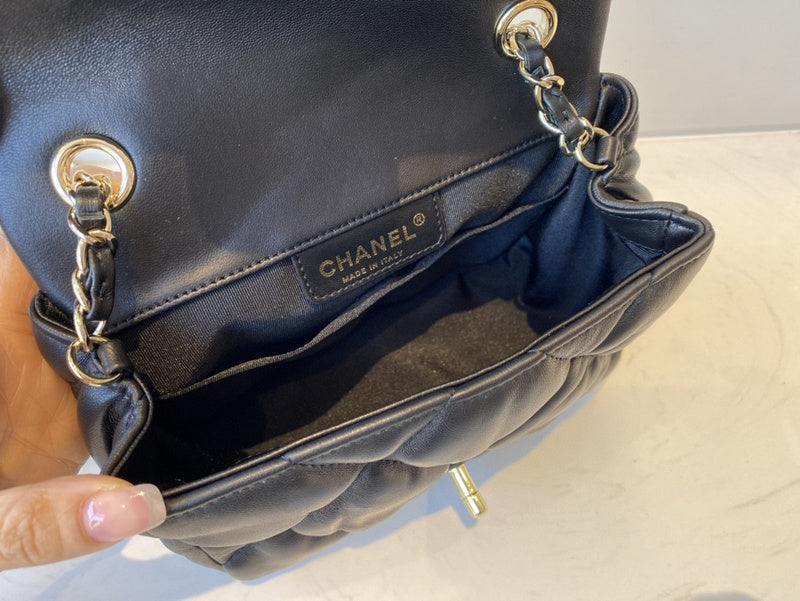 Wellow Bags - Chanel - Bags  - 891