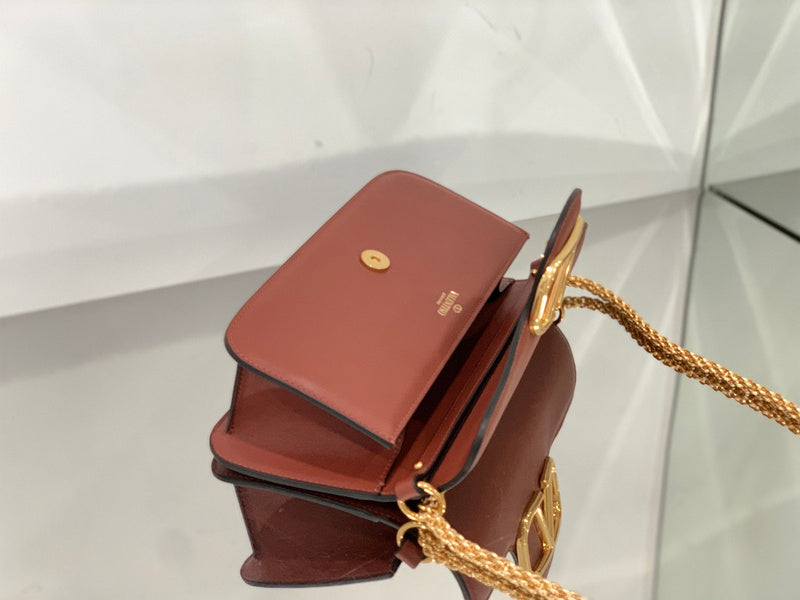 VAL LUXURY BAGS - FOR FASHION LOVERS  AFFORDABLE LUXURY BAGS- 1551