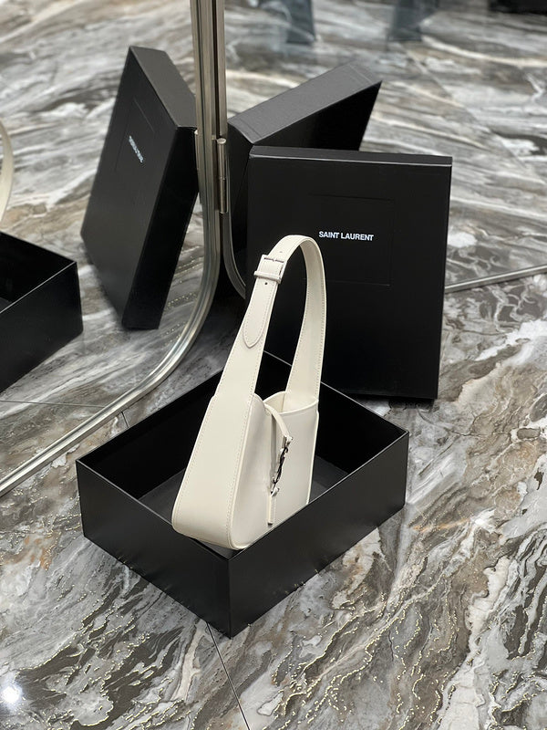 Amelia - YSL Bag - 2485