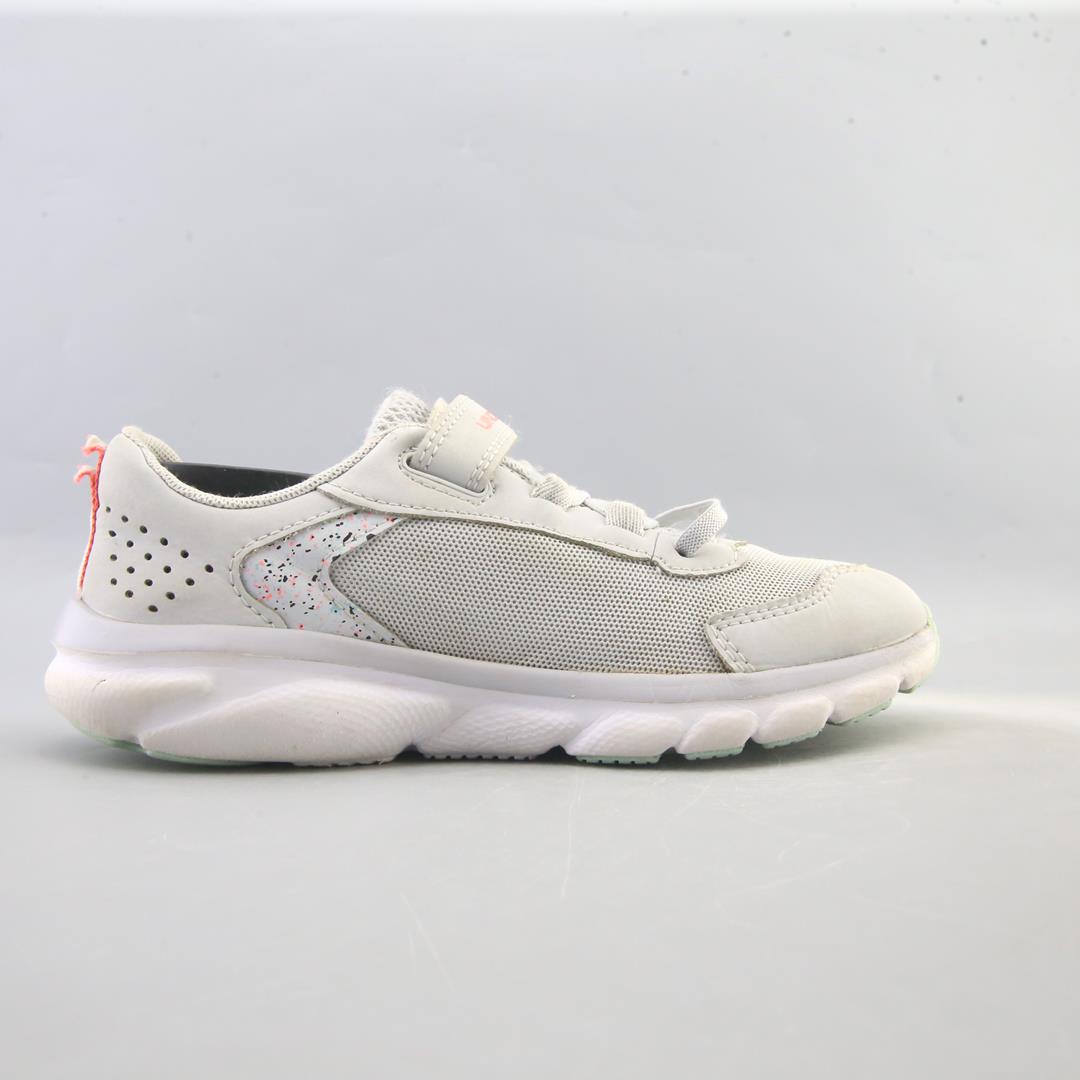 UNDER ARMOUR ASSERT 9