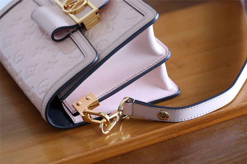 Fan Fashion Lu-Vi bags - 8124