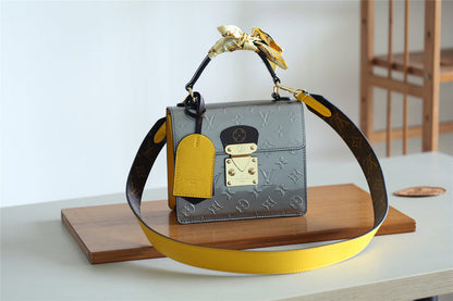 Fan Fashion Lu-Vi bags - 8045