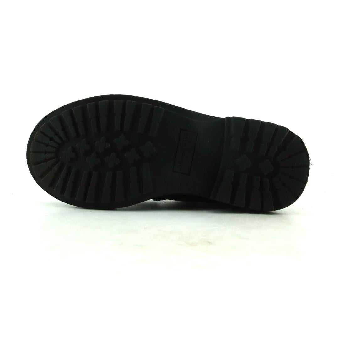KENNETH COLE REACTION .
