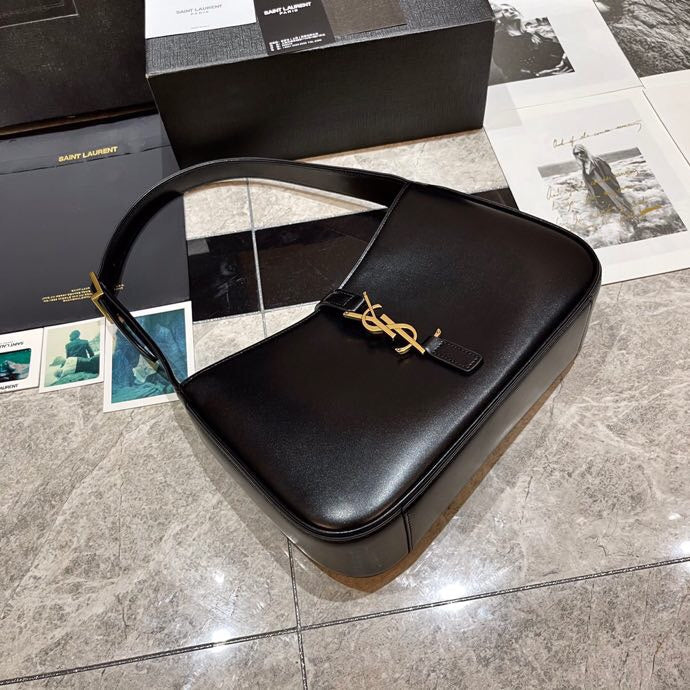 Amelia - YSL Bag - 3600