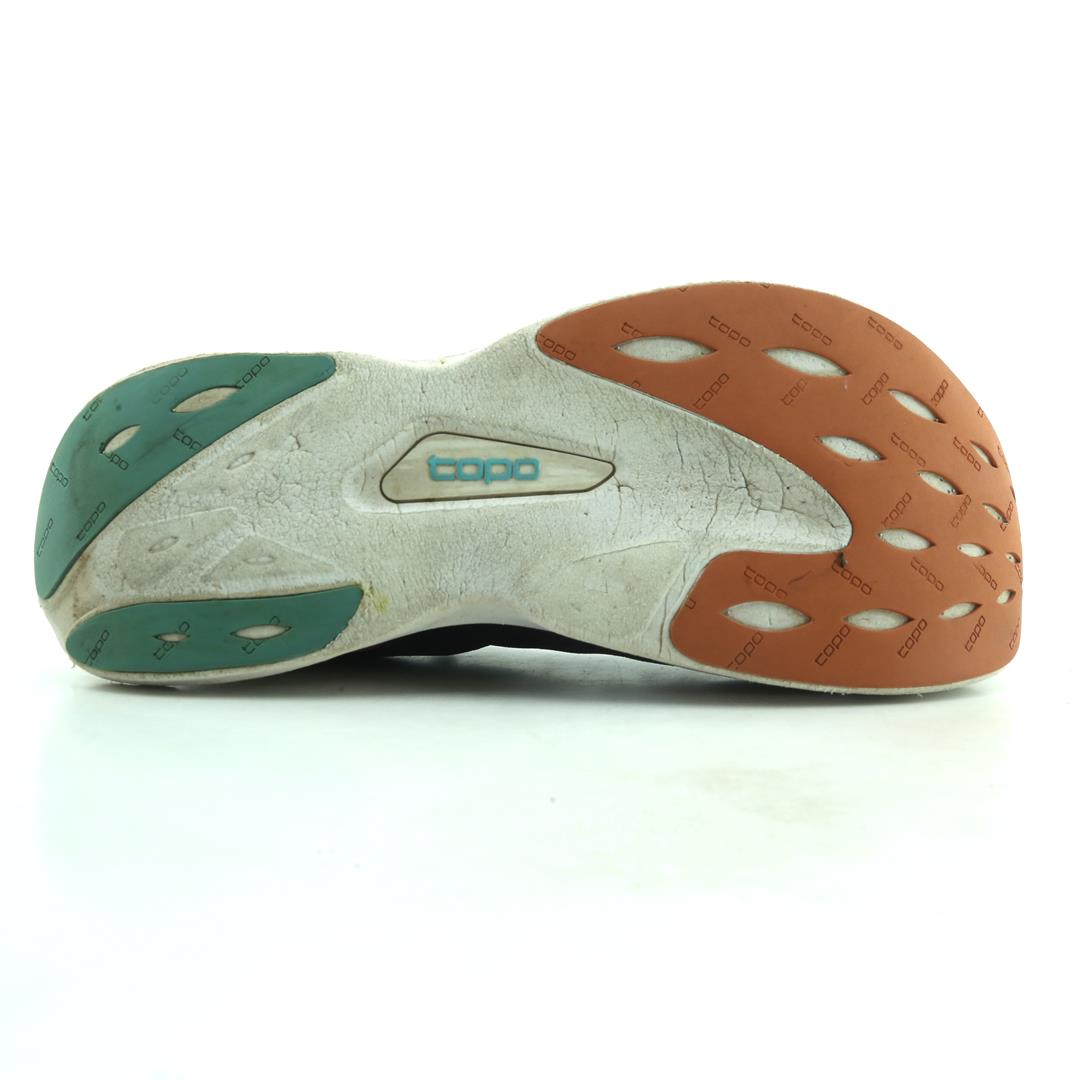 TOPO ATHLETIC SPECTER