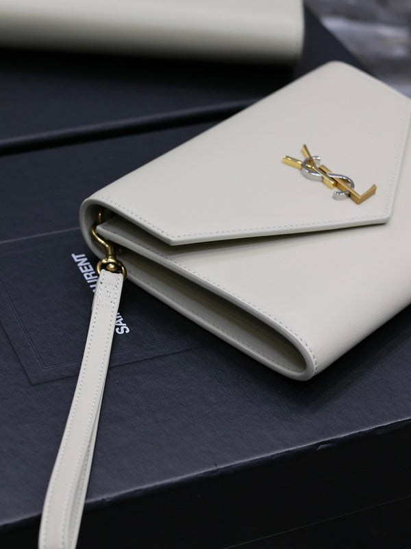 Amelia - YSL Bag - 2361