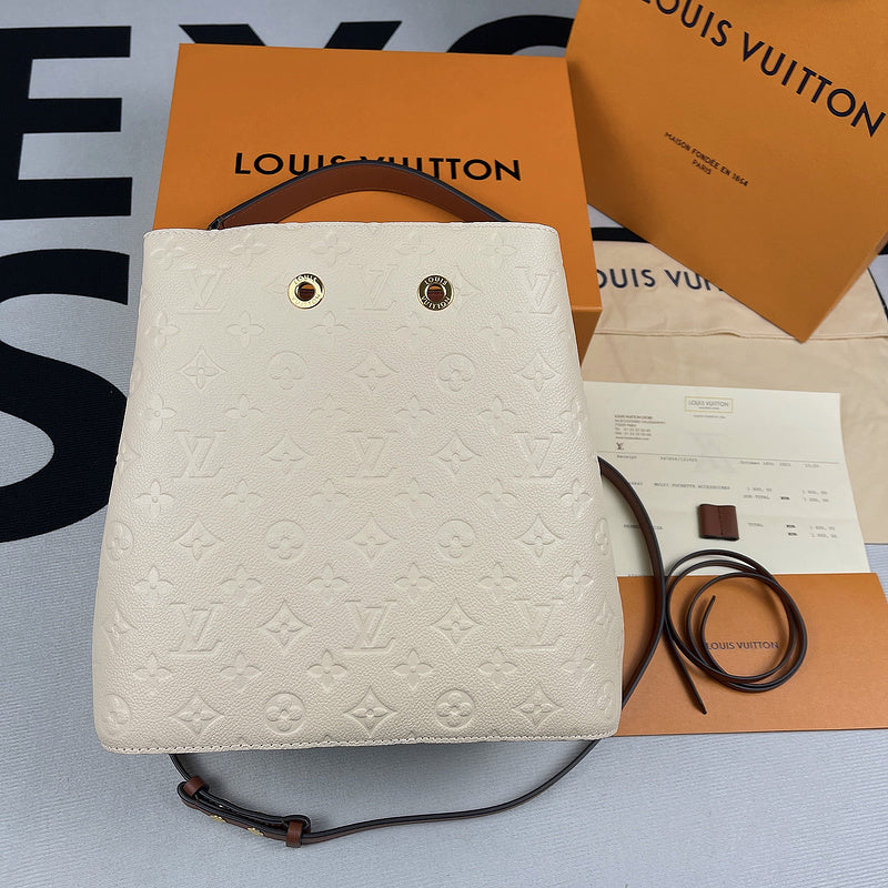 Fan Fashion Lu-Vi bags - 8557