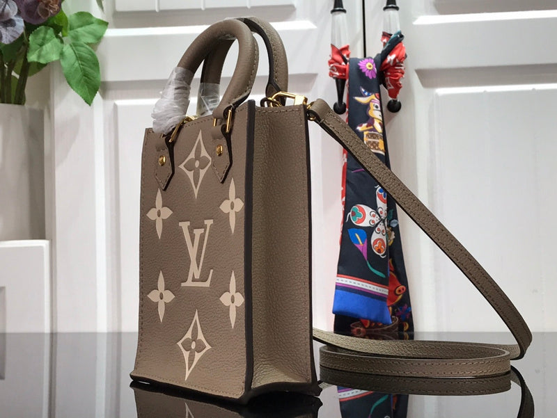 Fan Fashion Lu-Vi bags - 17617