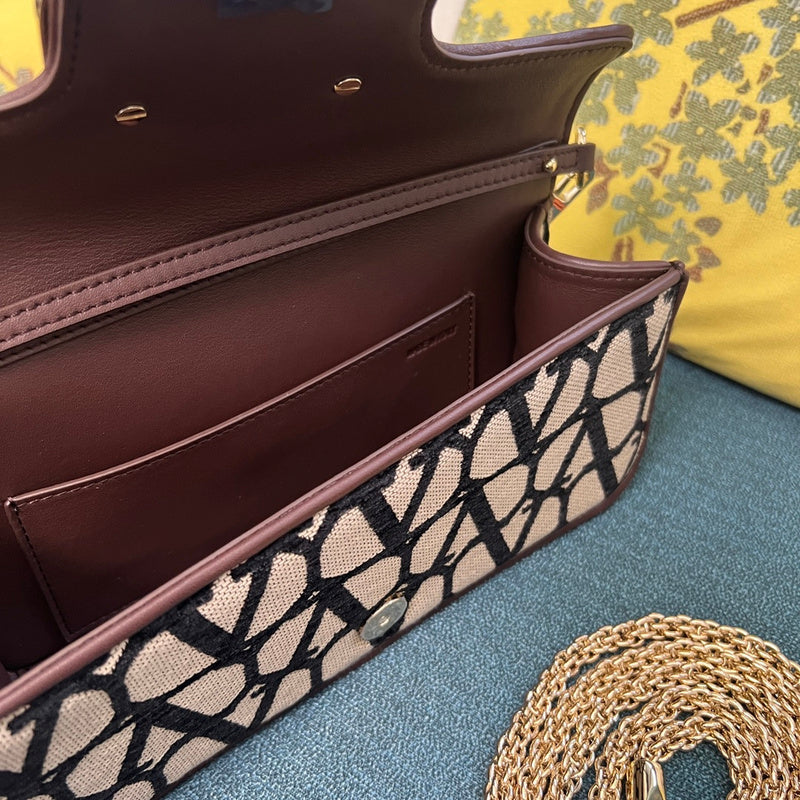 VAL LUXURY BAGS - FOR FASHION LOVERS  AFFORDABLE LUXURY BAGS- 399