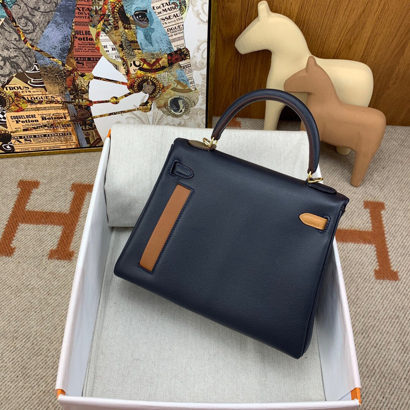 Amelia - HMS Bags - 1719