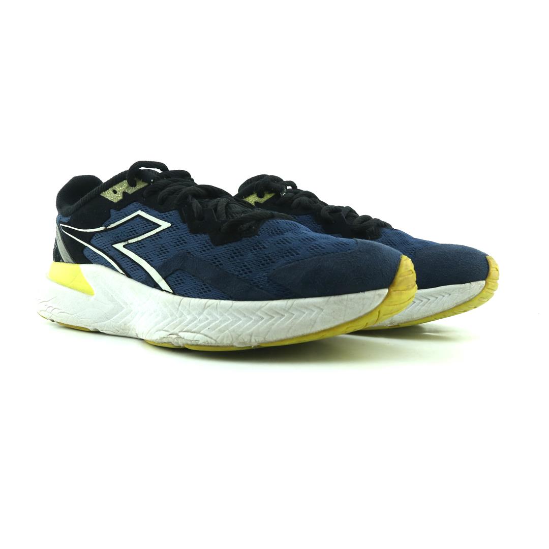 DIADORA MYTHOS BLUSHIELD VOLO 3