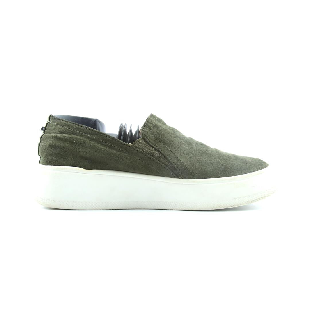 STEVE MADDEN .