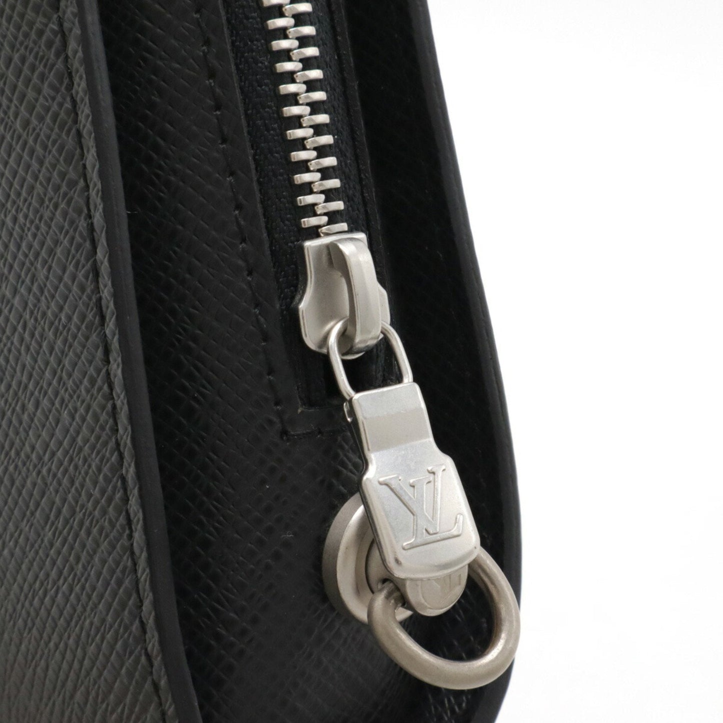 Louis Vuitton Taiga  Leather Clutch Bag