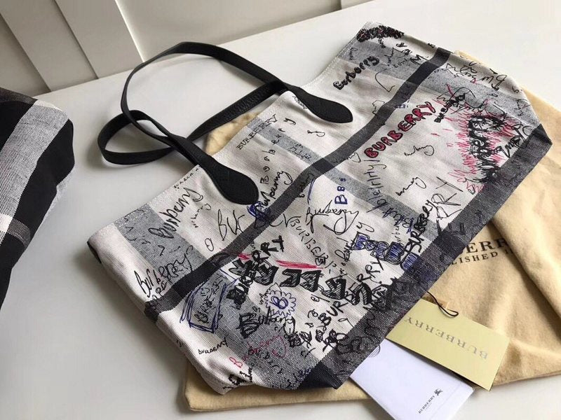 Burberry Bags - Bagsattire   290