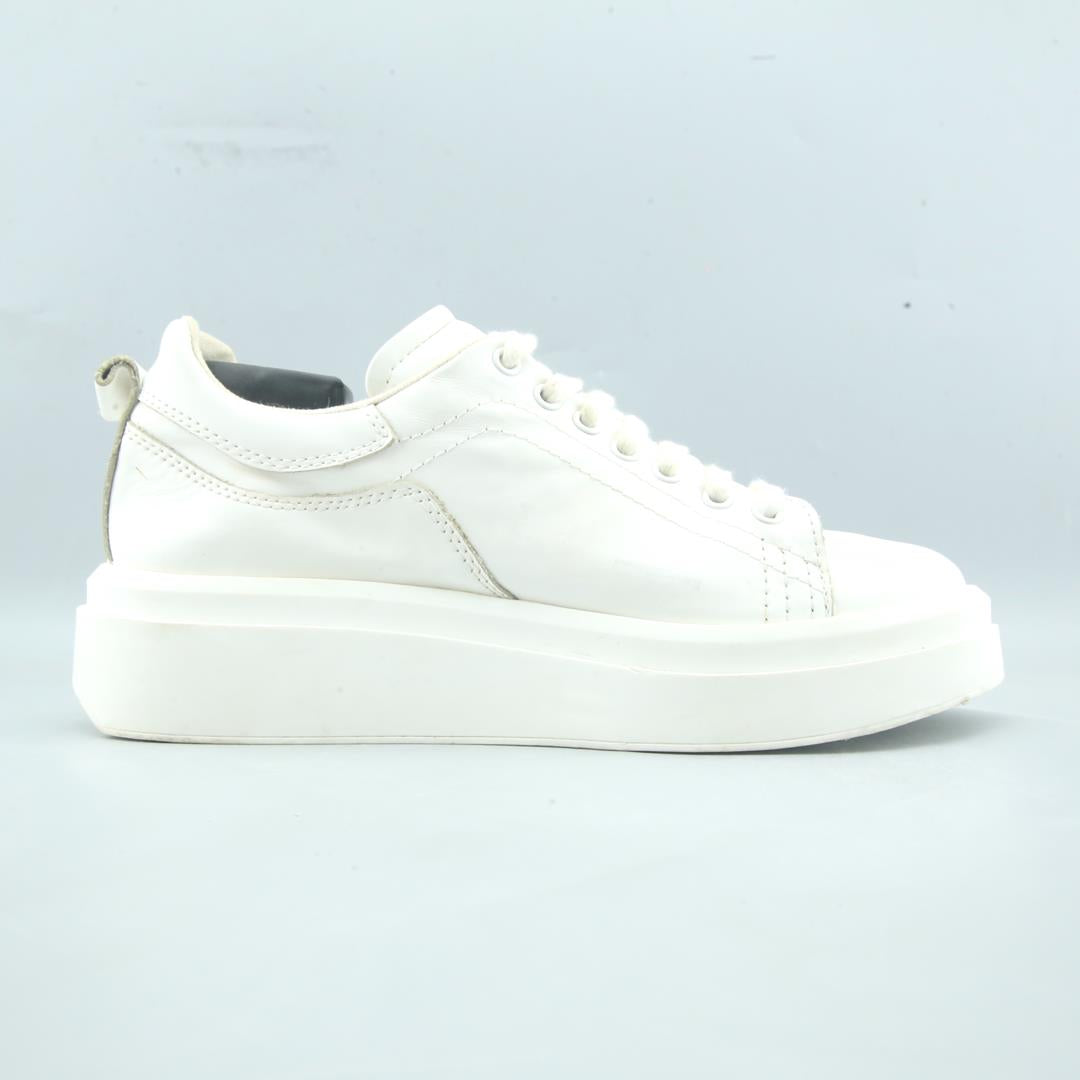 ZARA. .