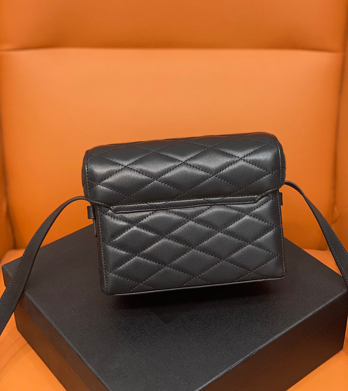 Amelia - YSL Bag - 2057