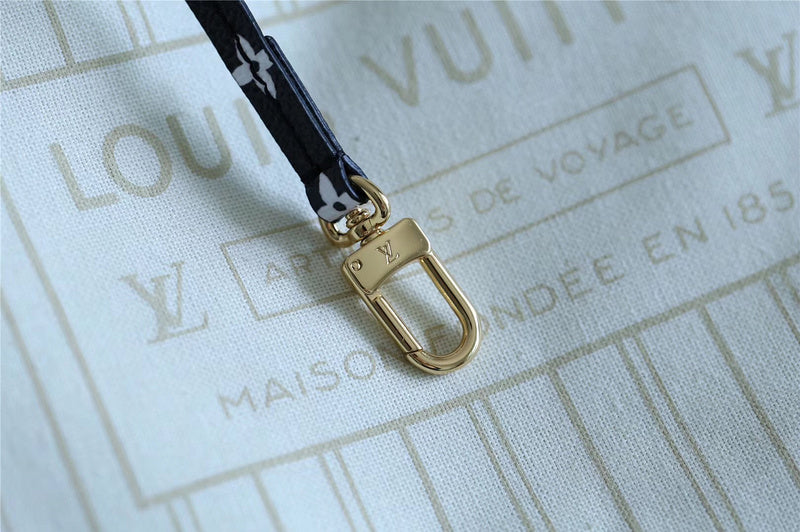 Fan Fashion Lu-Vi bags - 8090