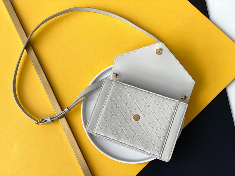 Amelia - YSL Bag - 3661