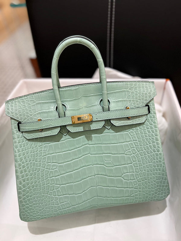 Amelia - HMS Bags - 1722