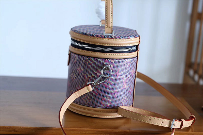 Fan Fashion Lu-Vi bags - 8621