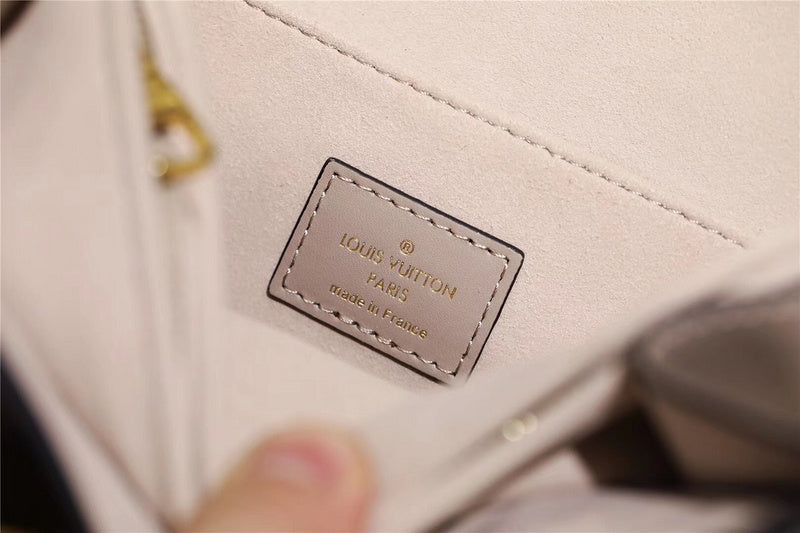 Fan Fashion Lu-Vi bags - 8131