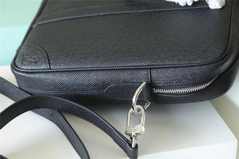 Fan Fashion Lu-Vi bags - 9784