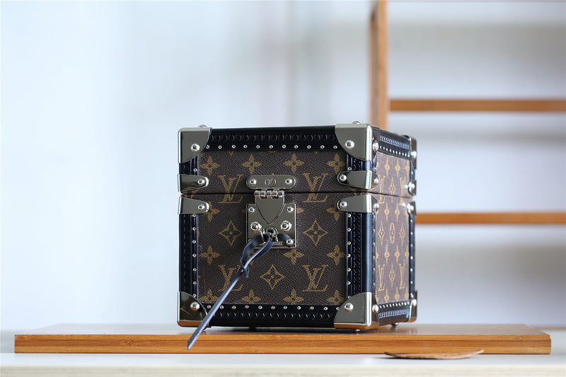 Fan Fashion Lu-Vi bags - 9535