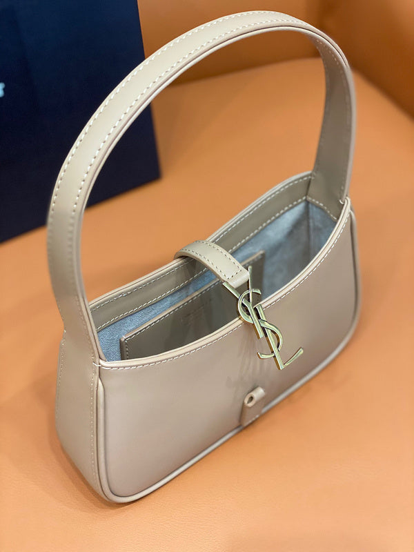 Amelia - YSL Bag - 1987