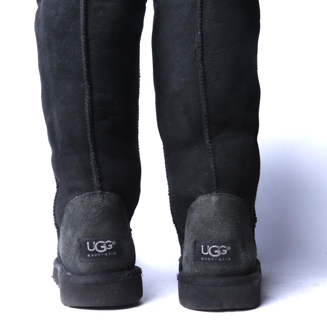 UGG  CLASSIC TALL II