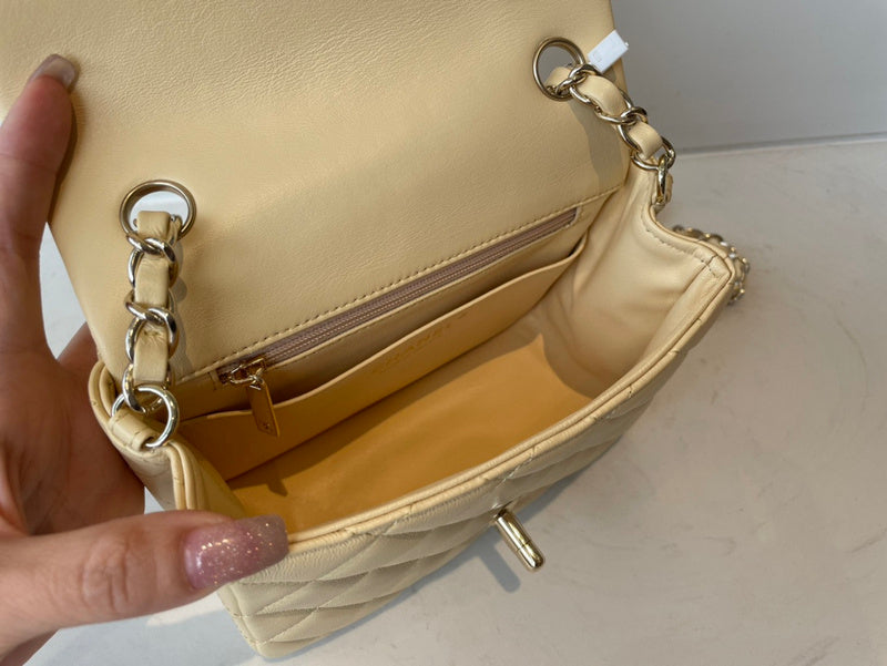 Wellow Bags - Chanel - Bags  - 331