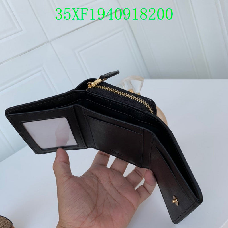 Amelia - CAH Wallet - 062