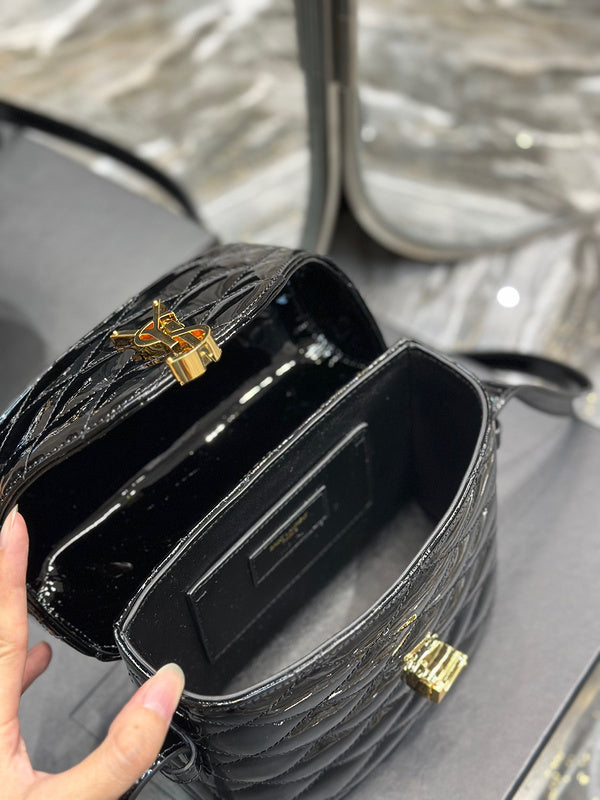 Amelia - YSL Bag - 1790