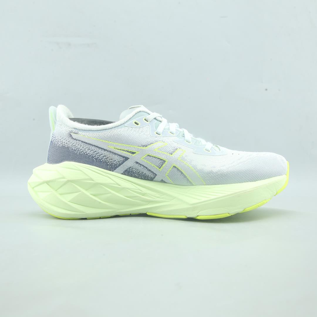 ASICS NOVABLAST 4