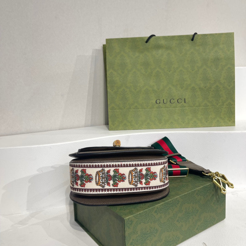 Amelia- GCI Bags - 2007