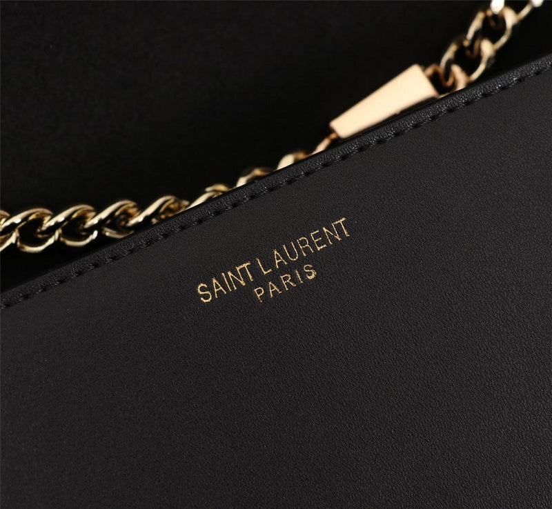 Amelia - YSL Bag - 2610
