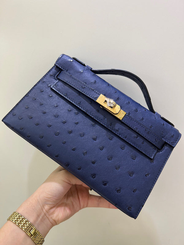Amelia - HMS Bags - 1660