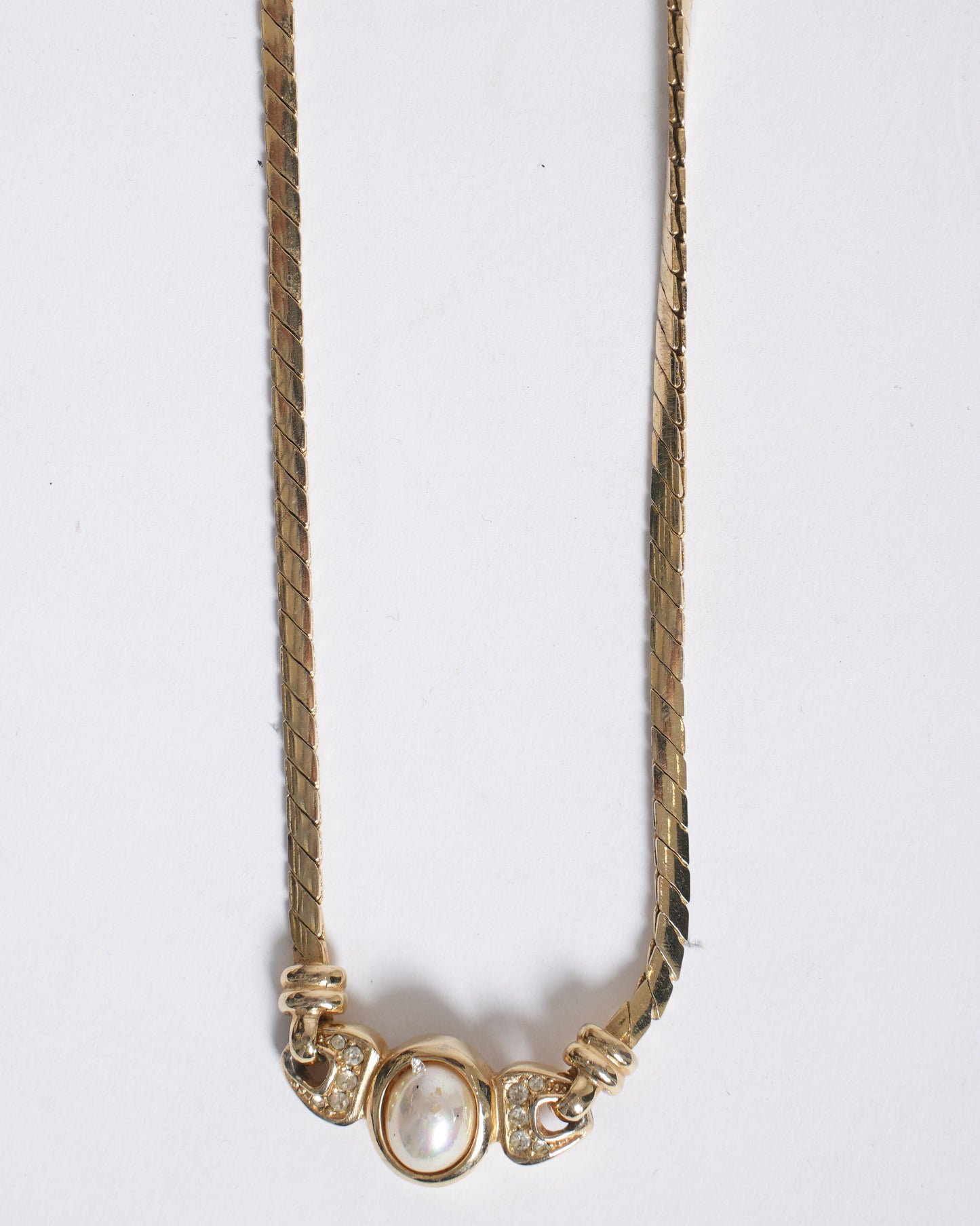 Christian Dior   pearl and gold plated necklace