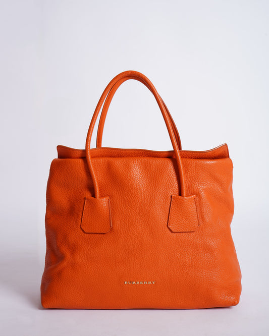 Burberry Baynard Leather Tote In Orange