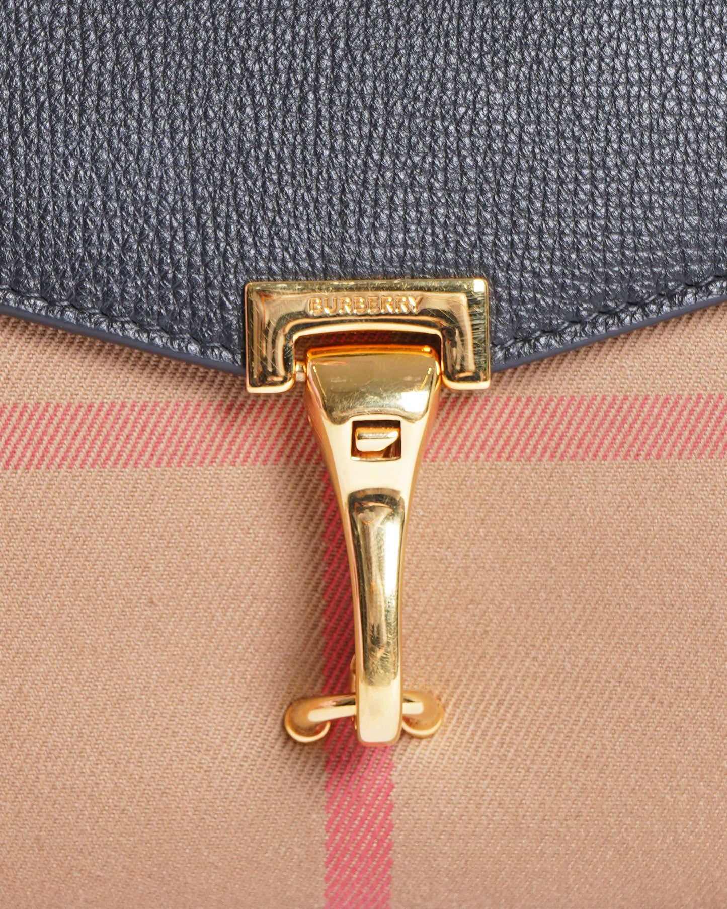 Burberry Macken Leather shoulder Bag
